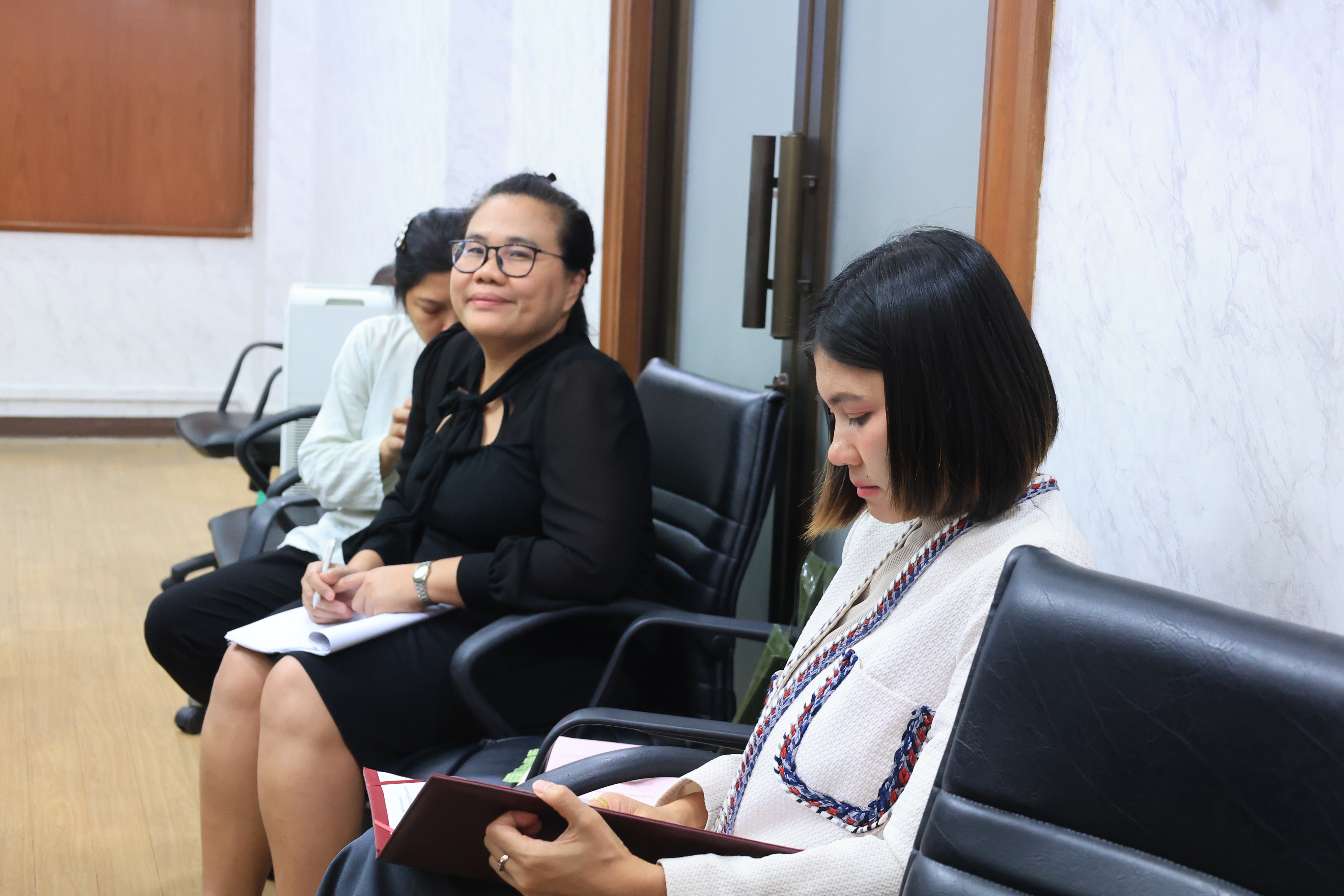 title - ส.ป.ก.ประชุมคณะกรรมการกลั่นกรองผลการประเมินประสิทธิภาพและประสิทธิผลการปฏิบัติงานของลูกจ้างประจำ ในสังกัดสำนักงานการปฏิรูปที่ดินเพื่อเกษตรกรรม ครั้งที่ 1/2569 